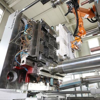 630 T Automated PET Injection Molding Machine High Torque Melt Motor